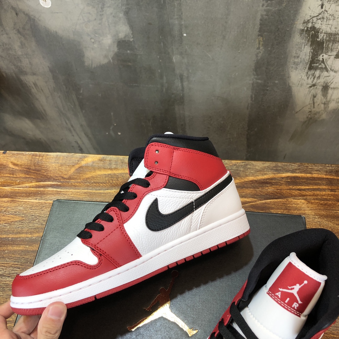 NIKE Air Jordan 1 Middle sneaker