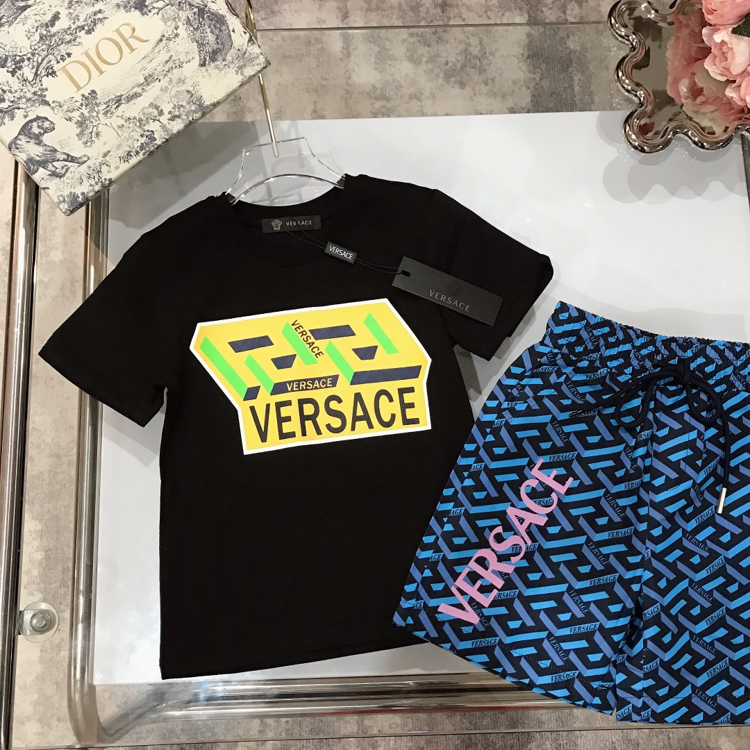 Versace 2022 Children T-shirt and Shorts Set