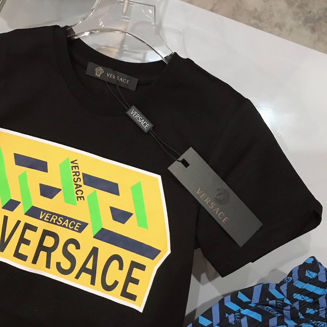 Versace 2022 Children T-shirt and Shorts Set