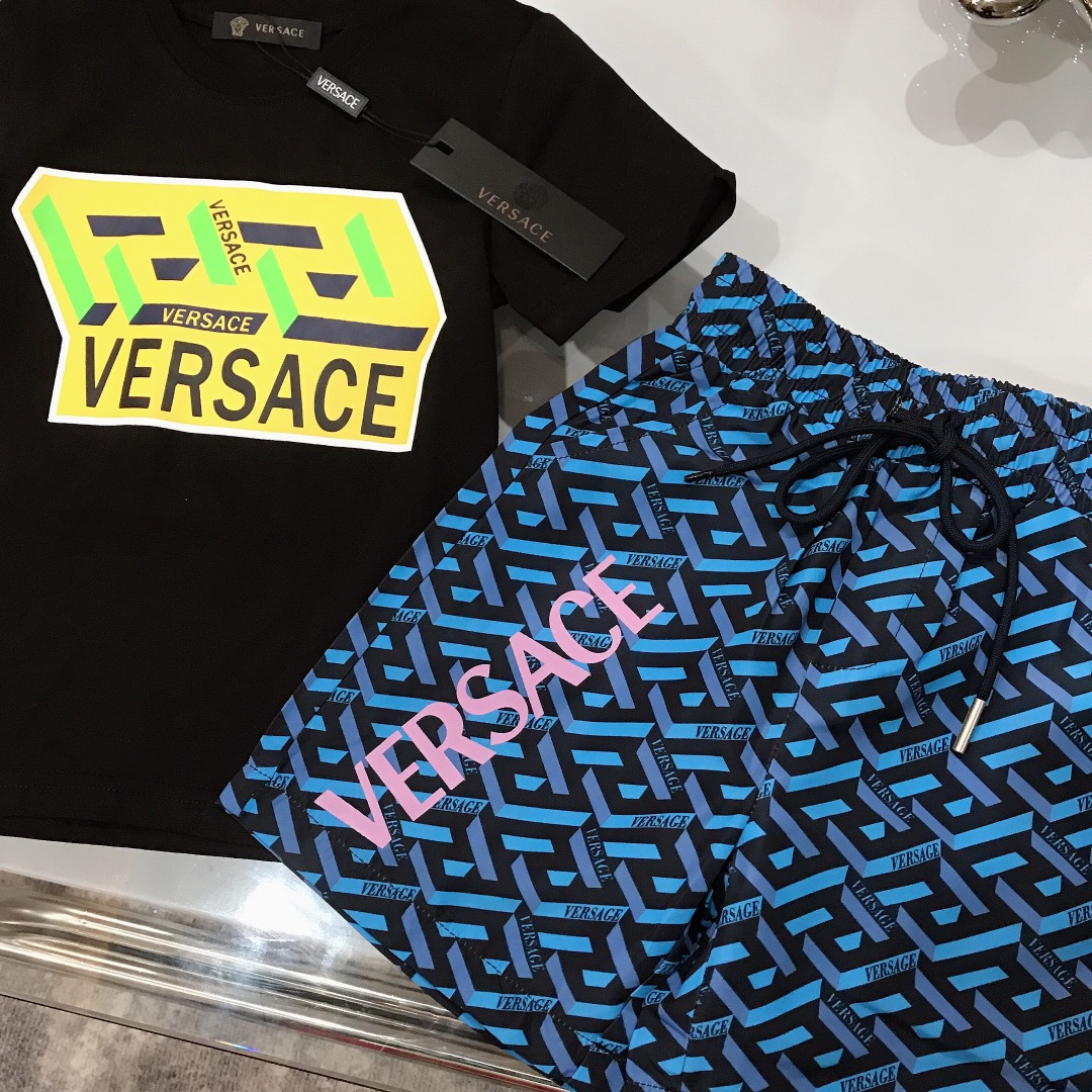 Versace 2022 Children T-shirt and Shorts Set