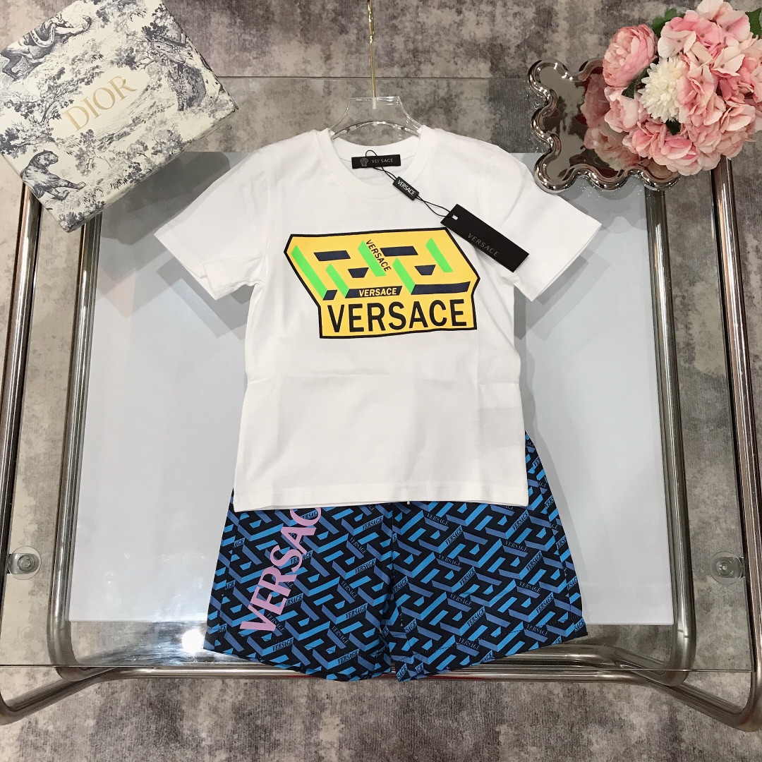 Versace 2022 Children T-shirt and Shorts Set