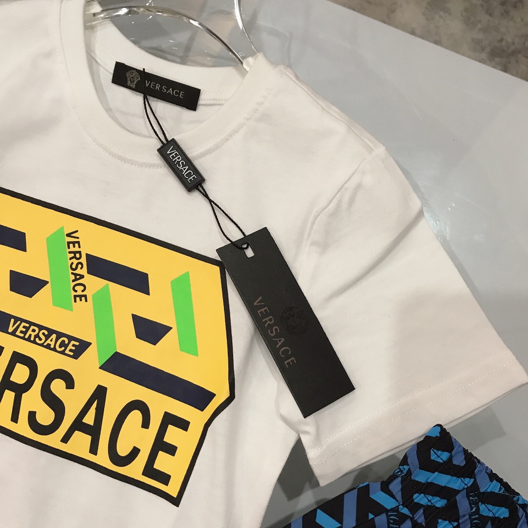 Versace 2022 Children T-shirt and Shorts Set