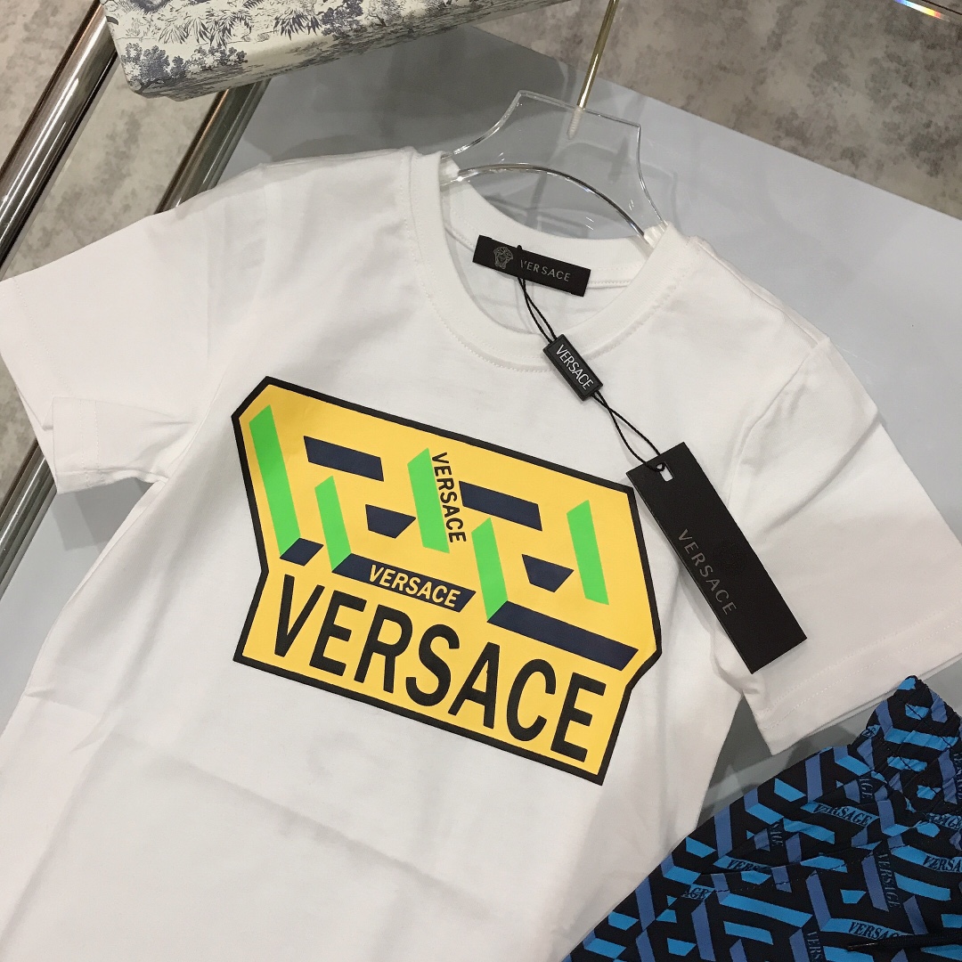 Versace 2022 Children T-shirt and Shorts Set