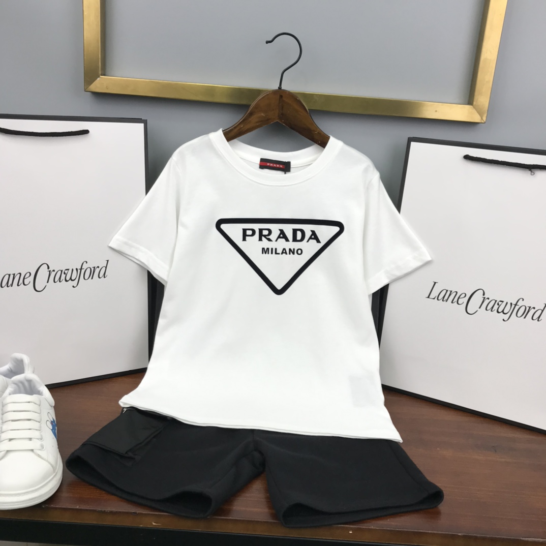 Prada 2022 Children T-shirt and Shorts Set