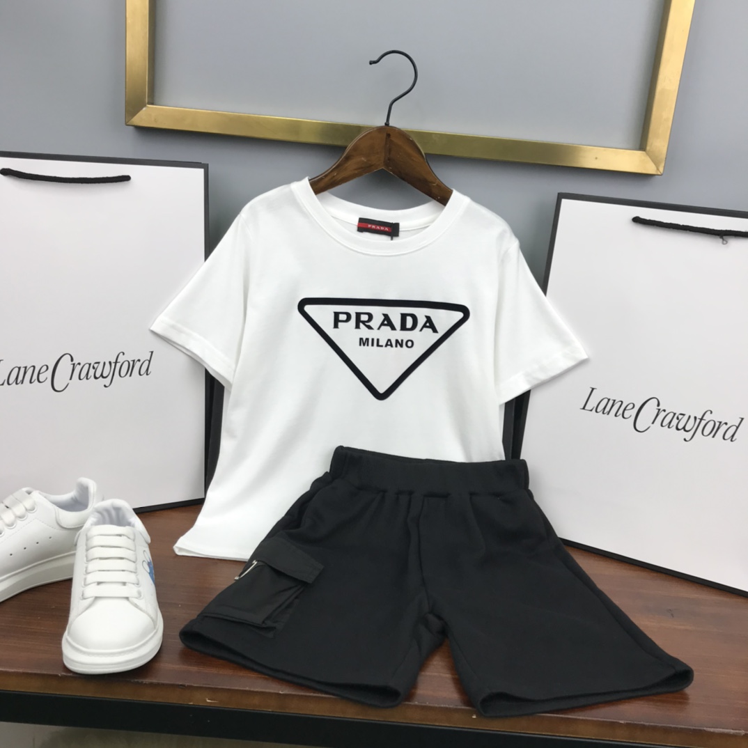 Prada 2022 Children T-shirt and Shorts Set