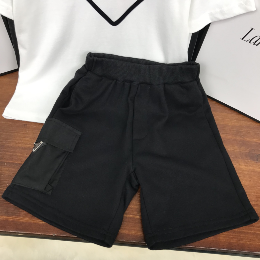 Prada 2022 Children T-shirt and Shorts Set