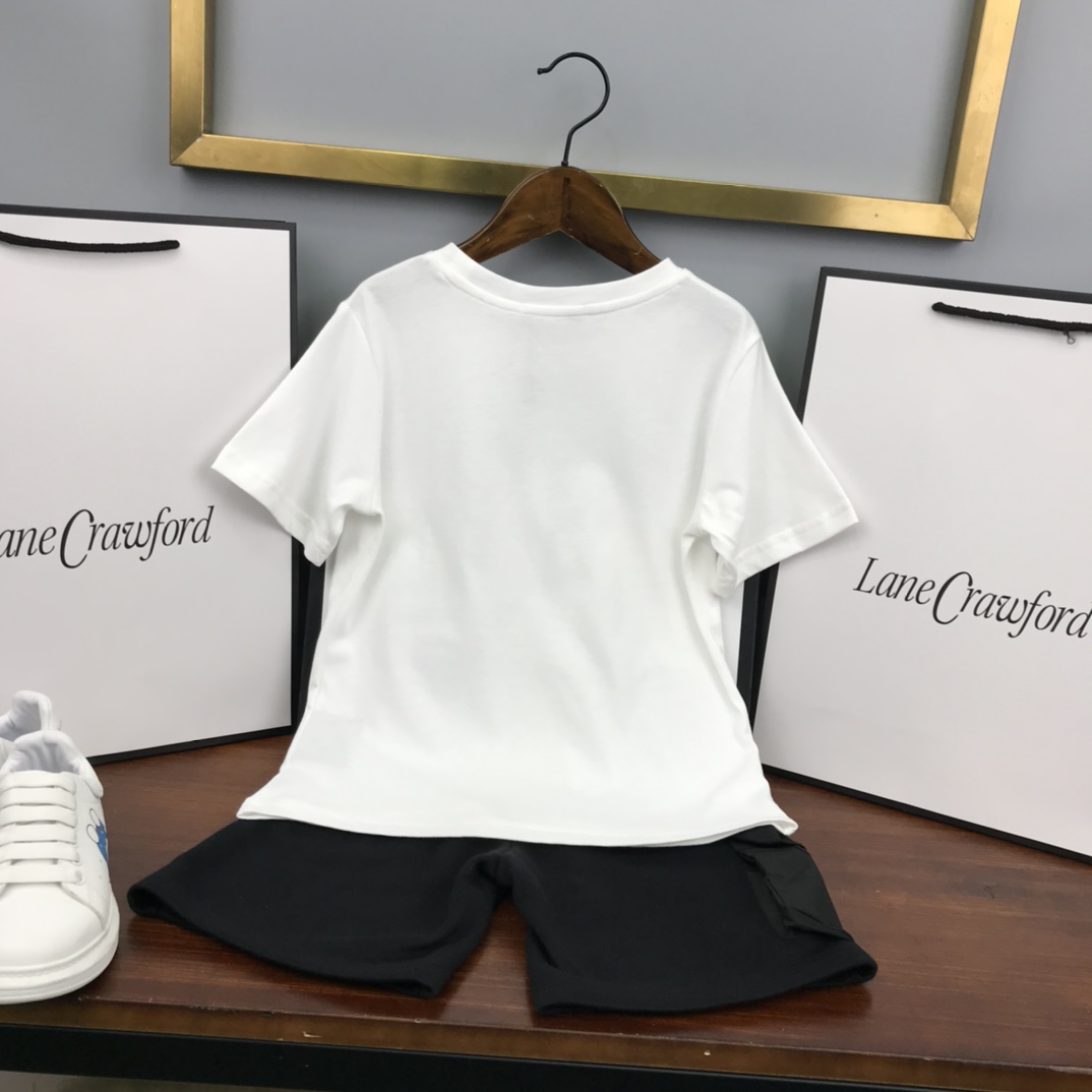 Prada 2022 Children T-shirt and Shorts Set