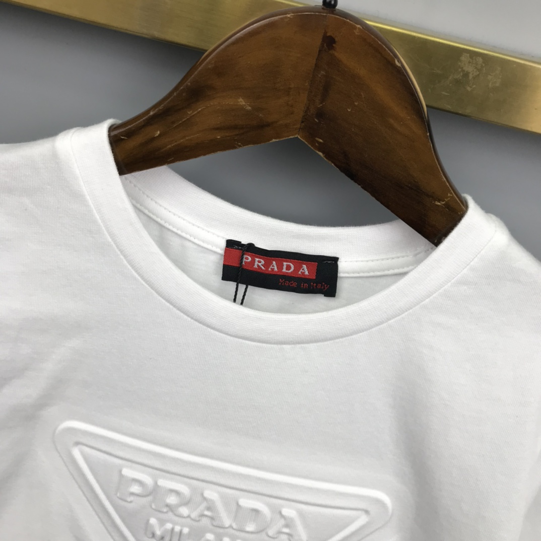 Prada 2022 Children T-shirt and Shorts Set