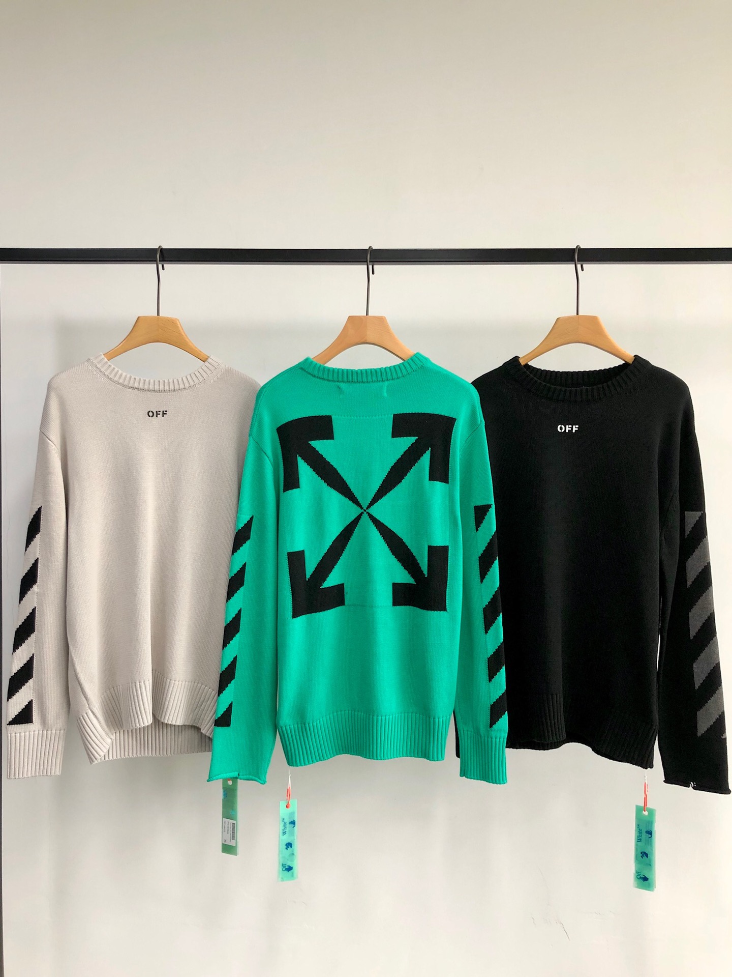 Off-White Sweatshirt caravaggio arrows