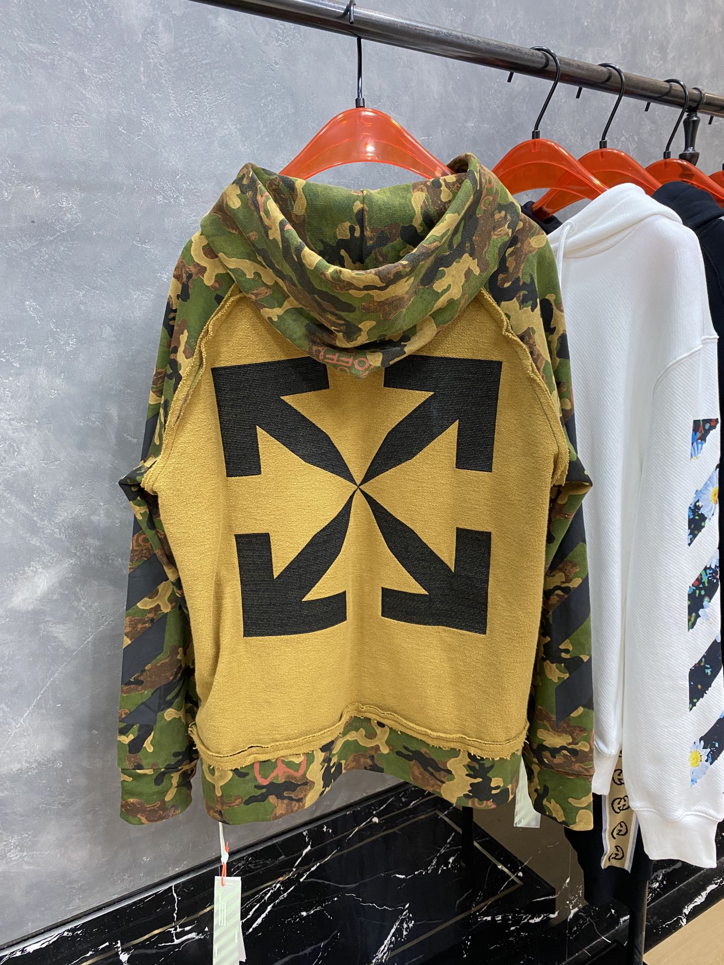 Off-White Hoodie Logo Cotton in Yellow