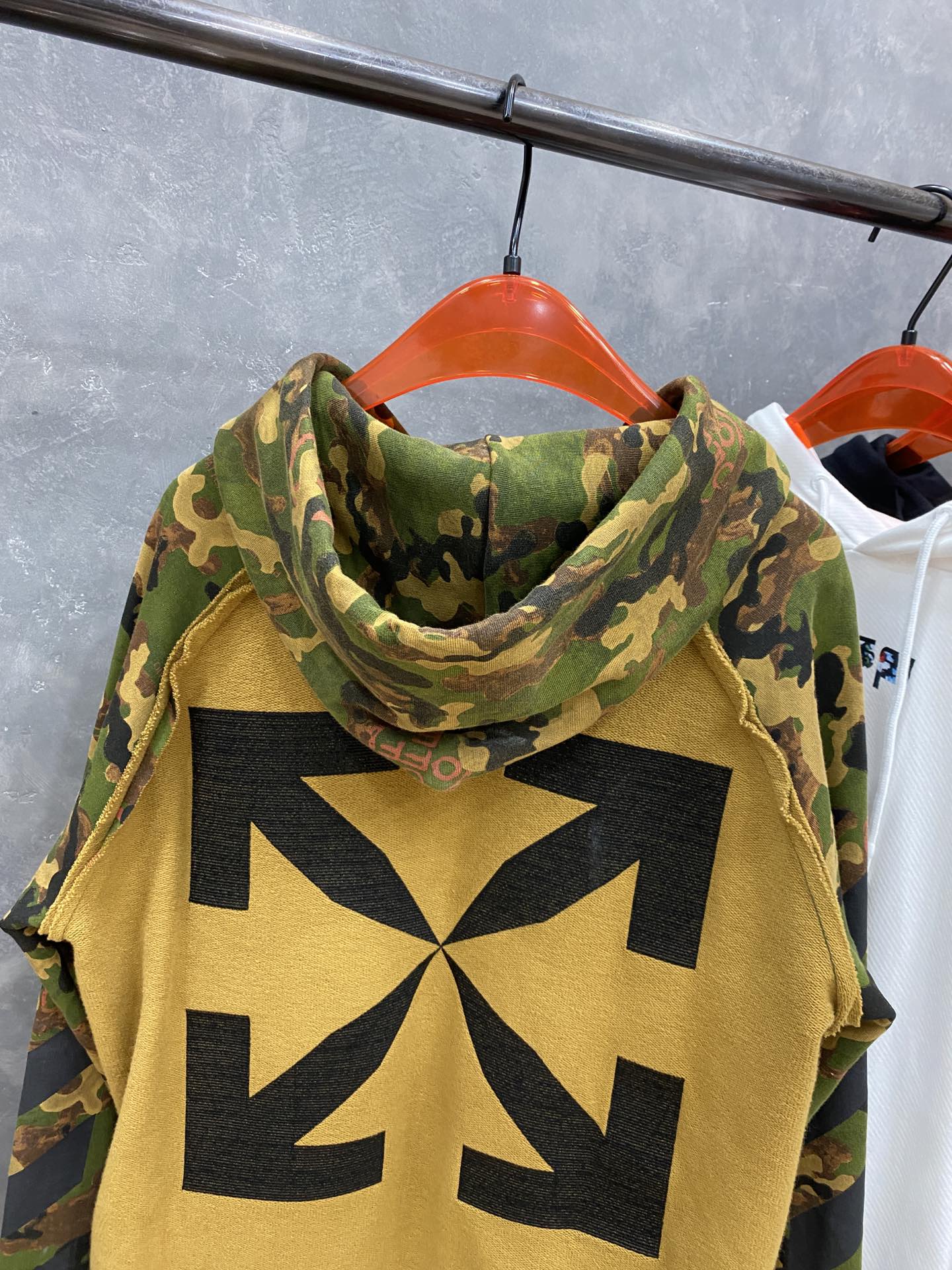 Off-White Hoodie Logo Cotton in Yellow