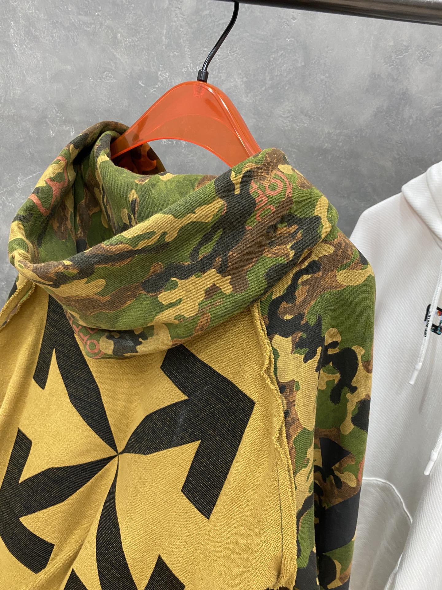 Off-White Hoodie Logo Cotton in Yellow