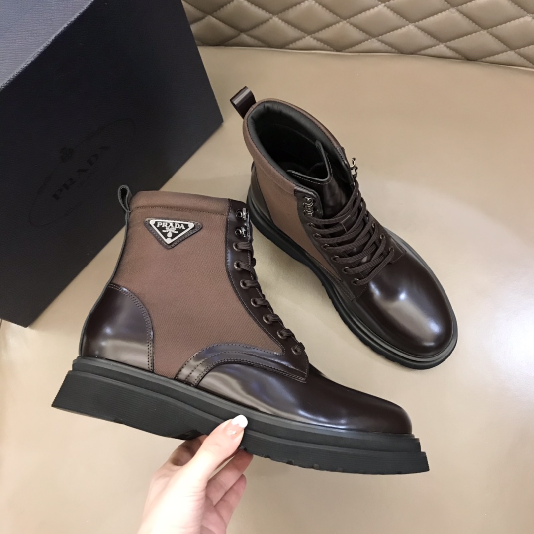 Prada Boot Brushed rois leather and nylon