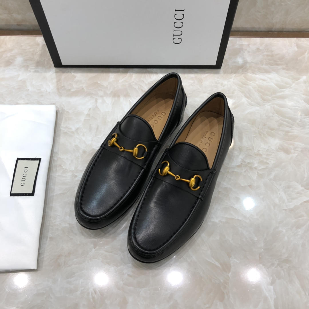 Gucci Black leather Perfect Quality Loafers With Golden Buckle MS07617