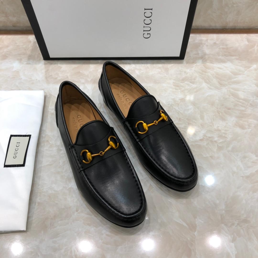 Gucci Black leather Perfect Quality Loafers With Golden Buckle MS07617