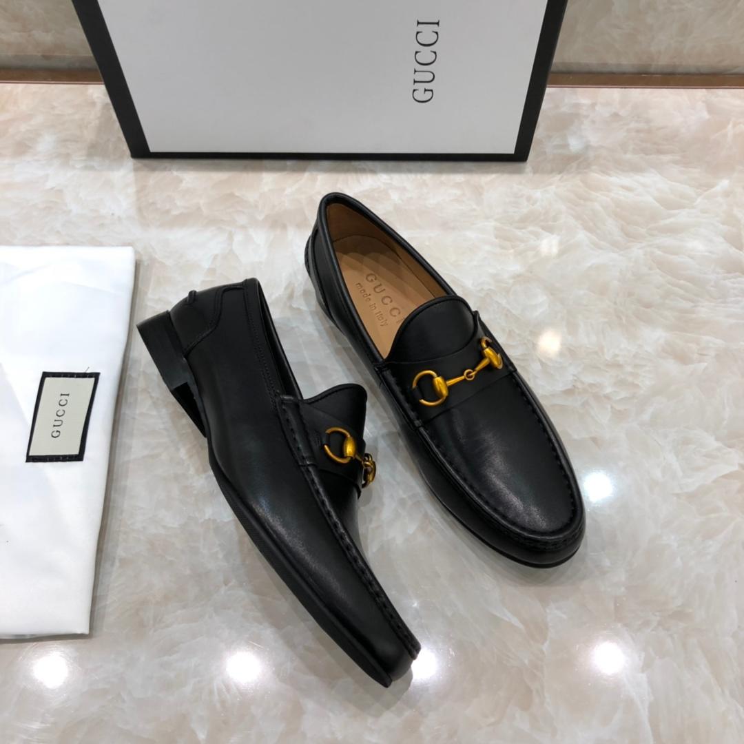 Gucci Black leather Perfect Quality Loafers With Golden Buckle MS07617
