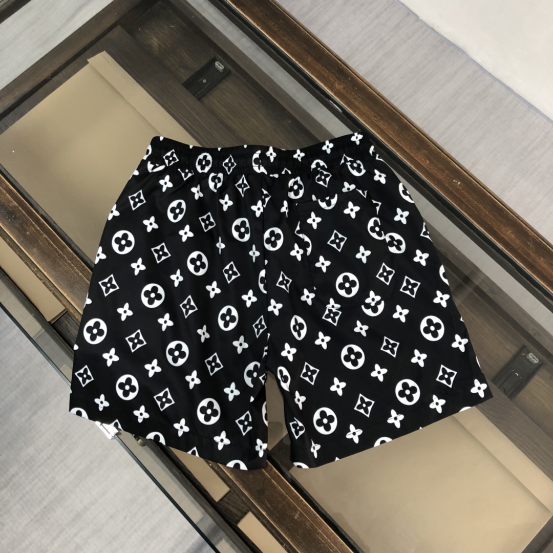 LV fashion show ins hot sale beach shorts