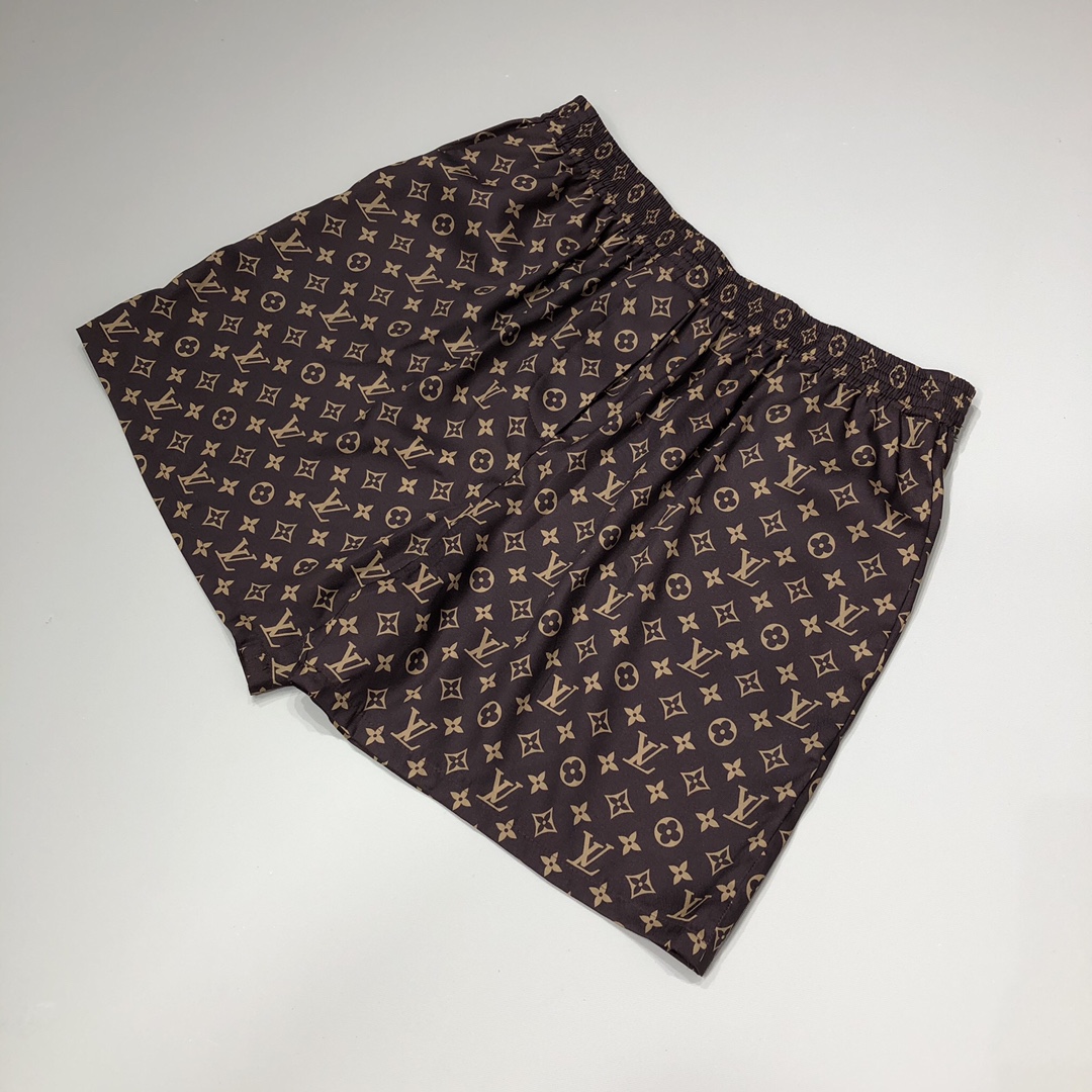 Louis Vuitton Shorts Damier Jacquard in Brown