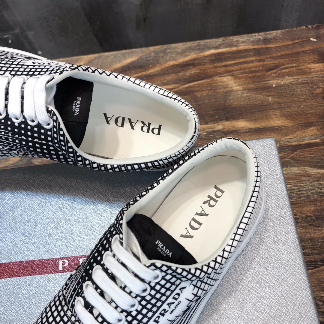 Prada 2022 new arrival hot sale sneaker