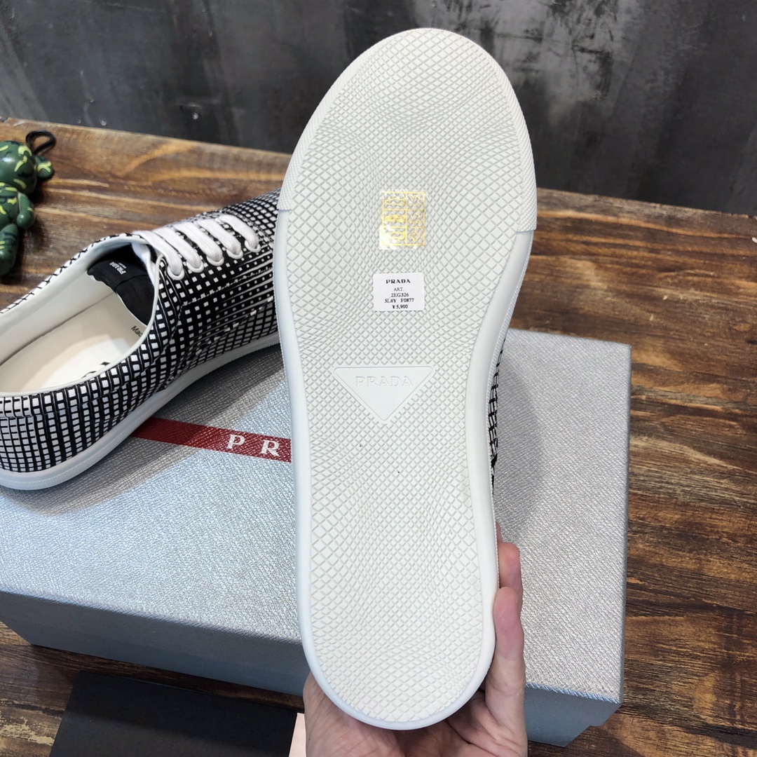 Prada 2022 new arrival hot sale sneaker