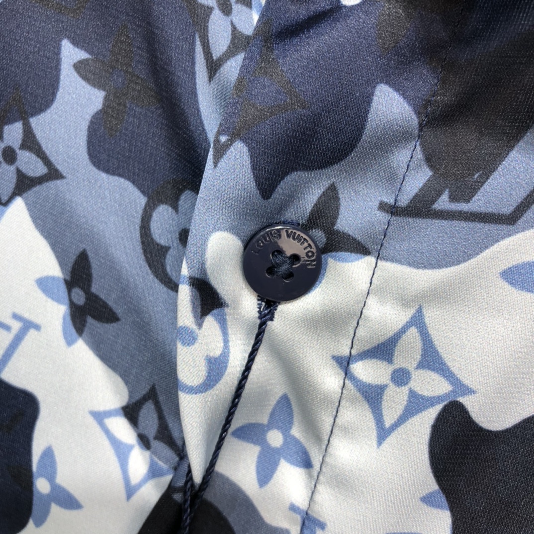 Louis Vuitton Shirt Monogram Buttoned in Blue