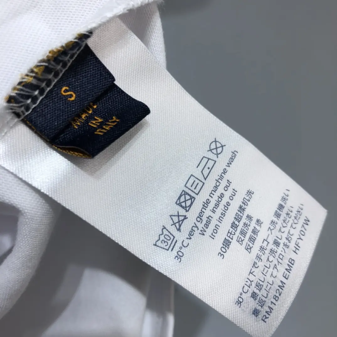 LOUIS VUITTON 2022 New Monogram T-shirt