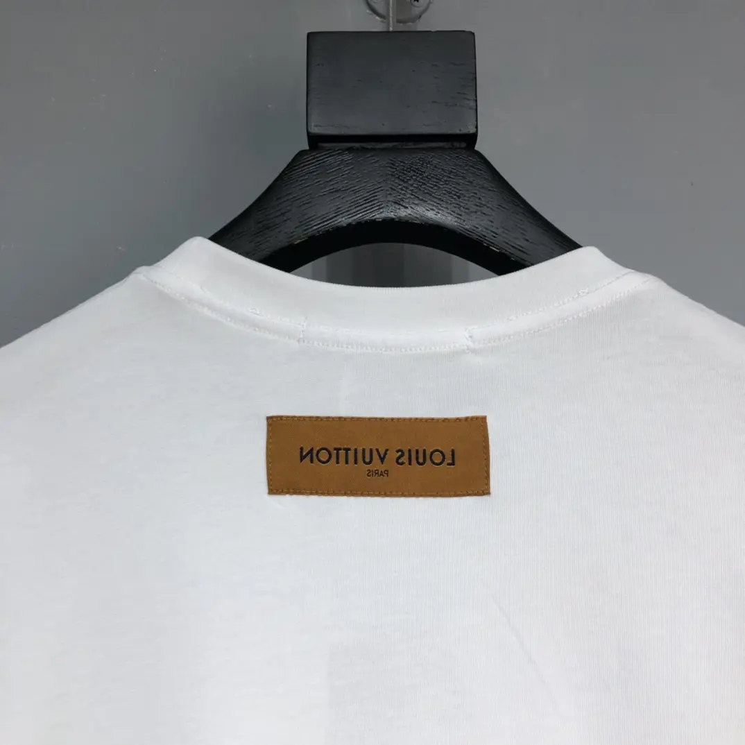 LOUIS VUITTON 2022 New Monogram T-shirt