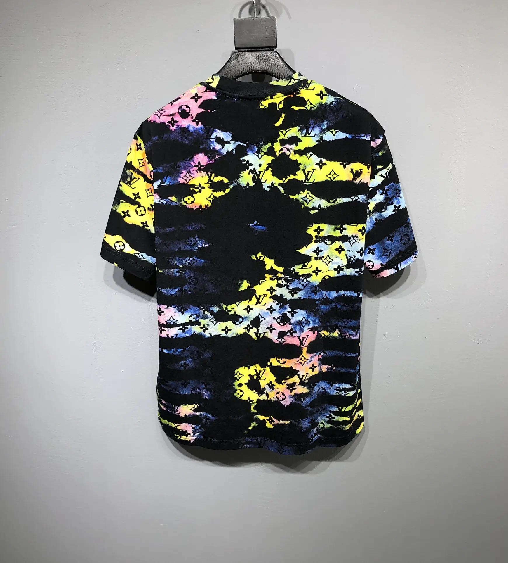 LOUIS VUITTON 2022 New Monogram T-shirt