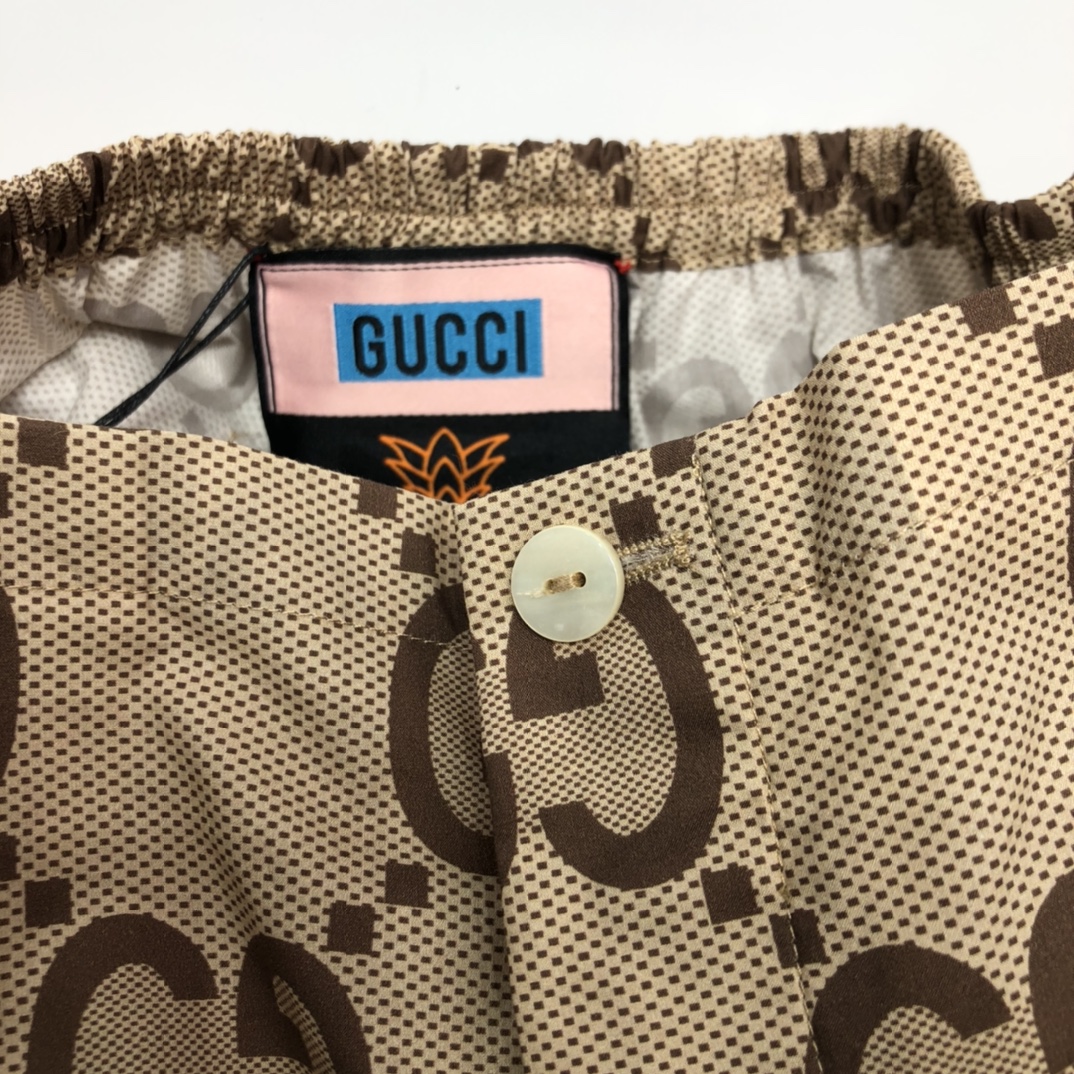 GUCCI 2022SS pineapple MID shorts
