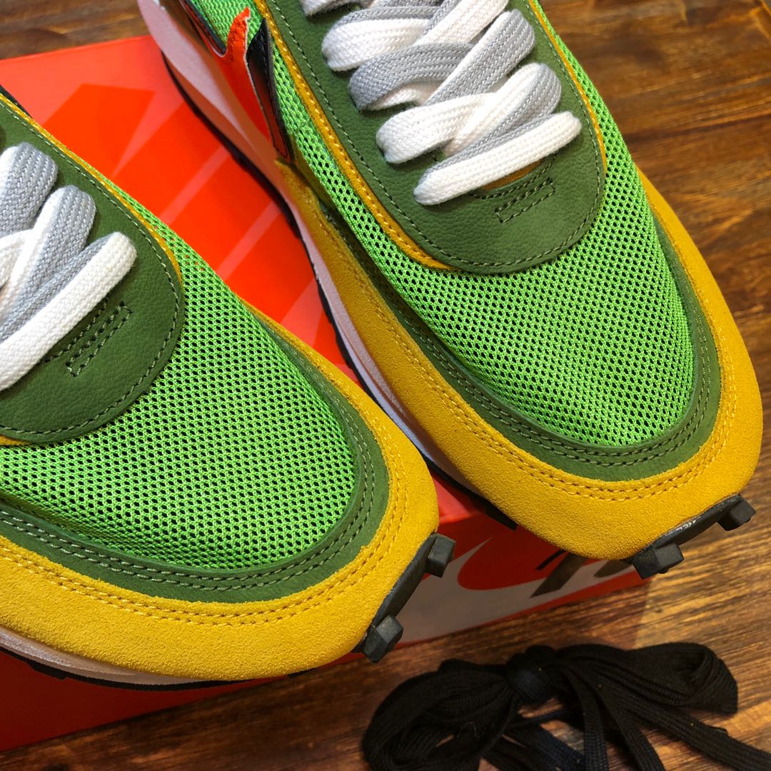 Nike x Sacai Sneaker Waffle Daybreak in Green