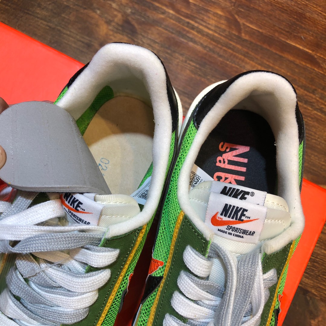 Nike x Sacai Sneaker Waffle Daybreak in Green