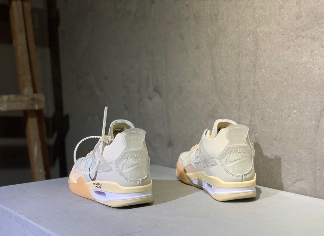 Nike x Off-White Sneaker Air Jordan4 in Pink