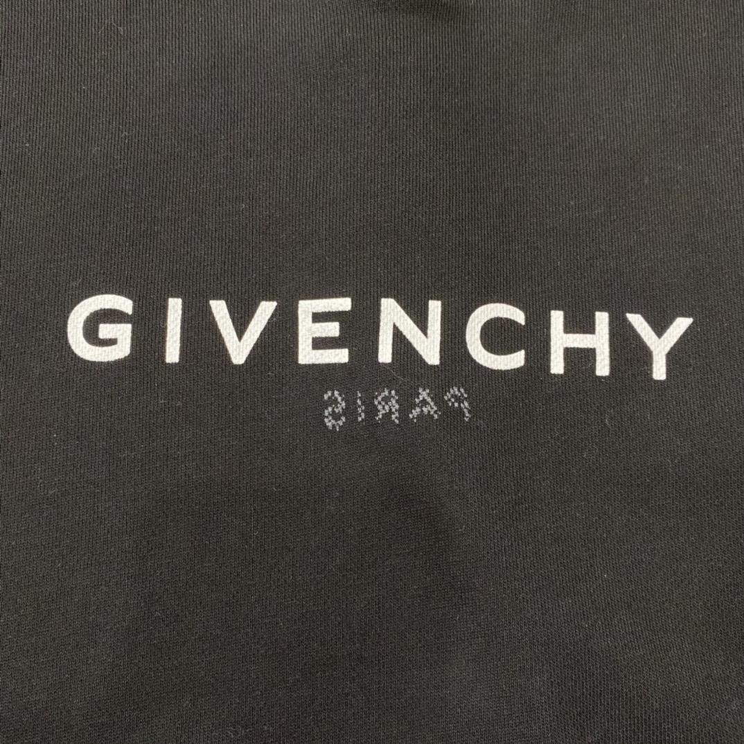 Givenchy Hoodie Reverse in Black