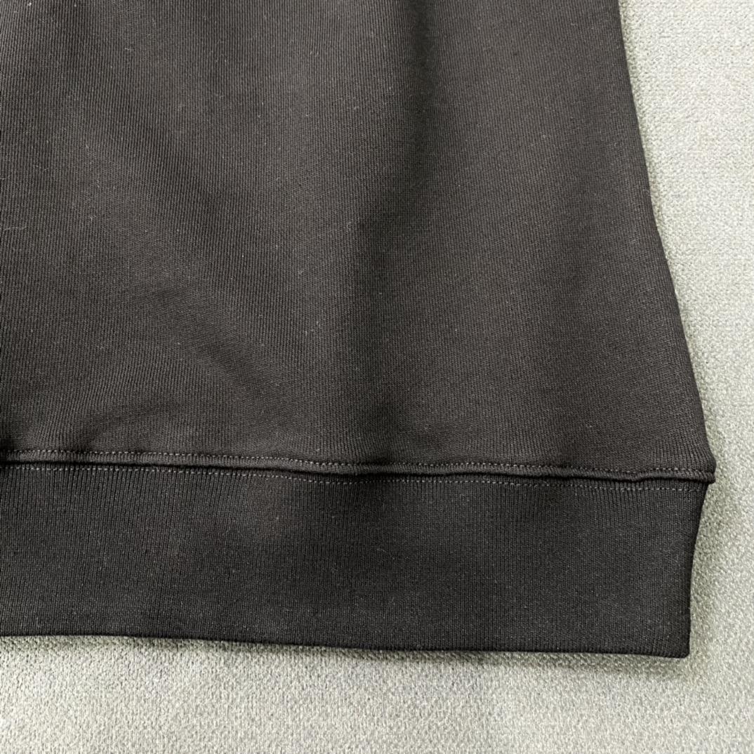 Givenchy Hoodie Reverse in Black