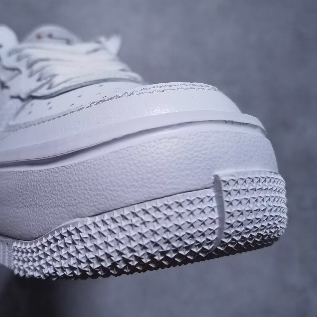 Nike Wmns Air Force 1 Fontanka