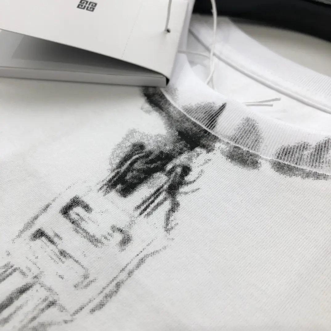 GIVENCHY 2022SS new arrival T-shirt in white