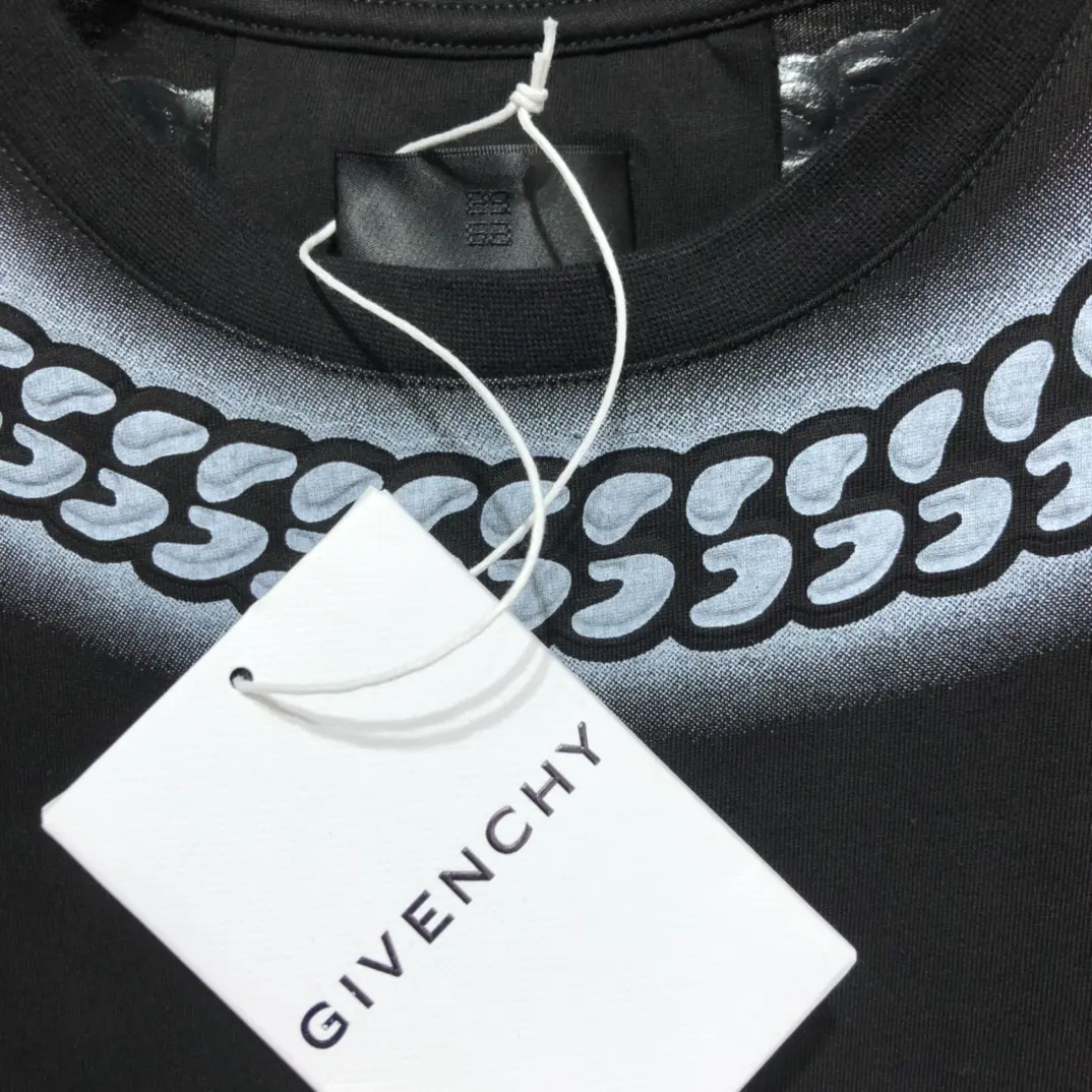 GIVENCHY 2022SS new arrival T-shirt in black