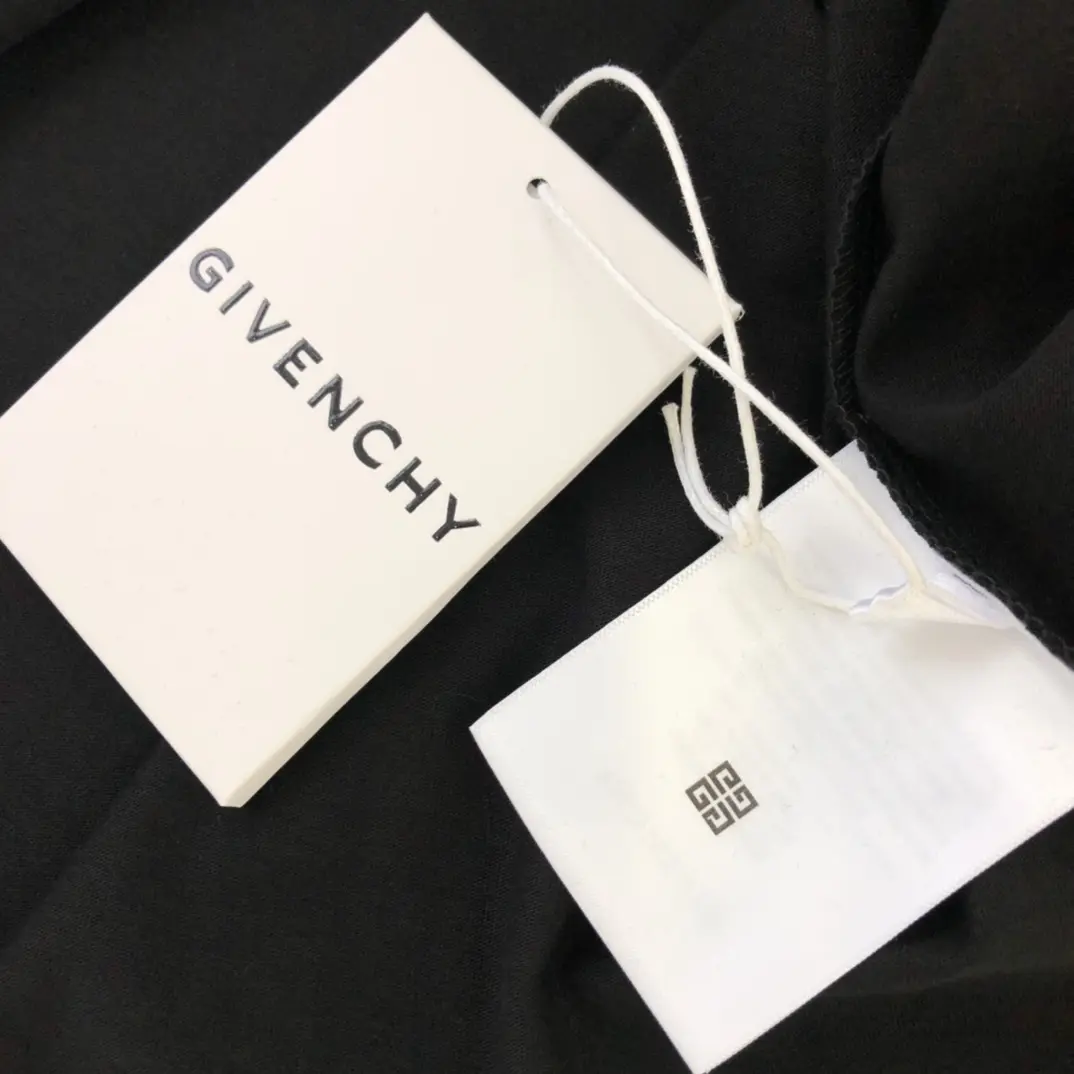 GIVENCHY 2022SS new arrival T-shirt in black