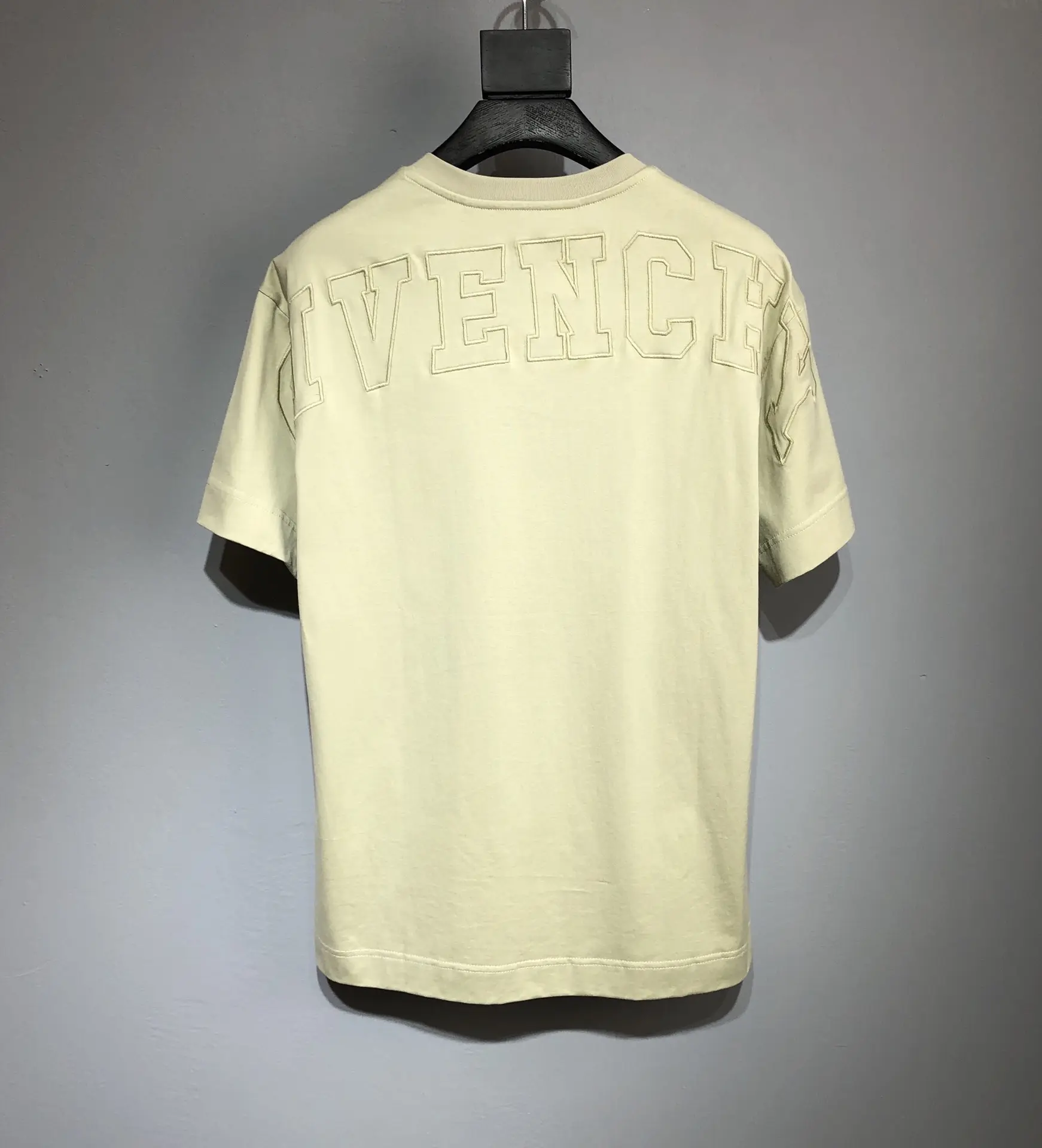 GIVENCHY 2022SS new arrival T-shirt in beige