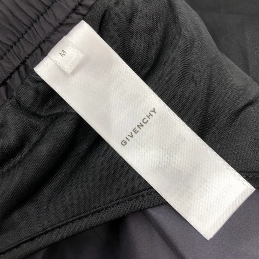 GIVENCHY 2022SS fashion shorts in black