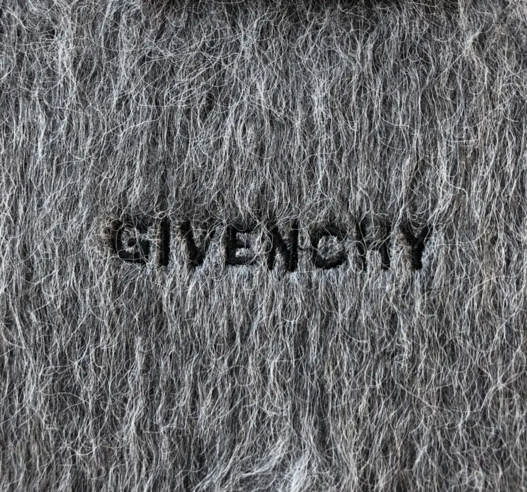 GIVENCHY 2022FW fashion sweater in grey