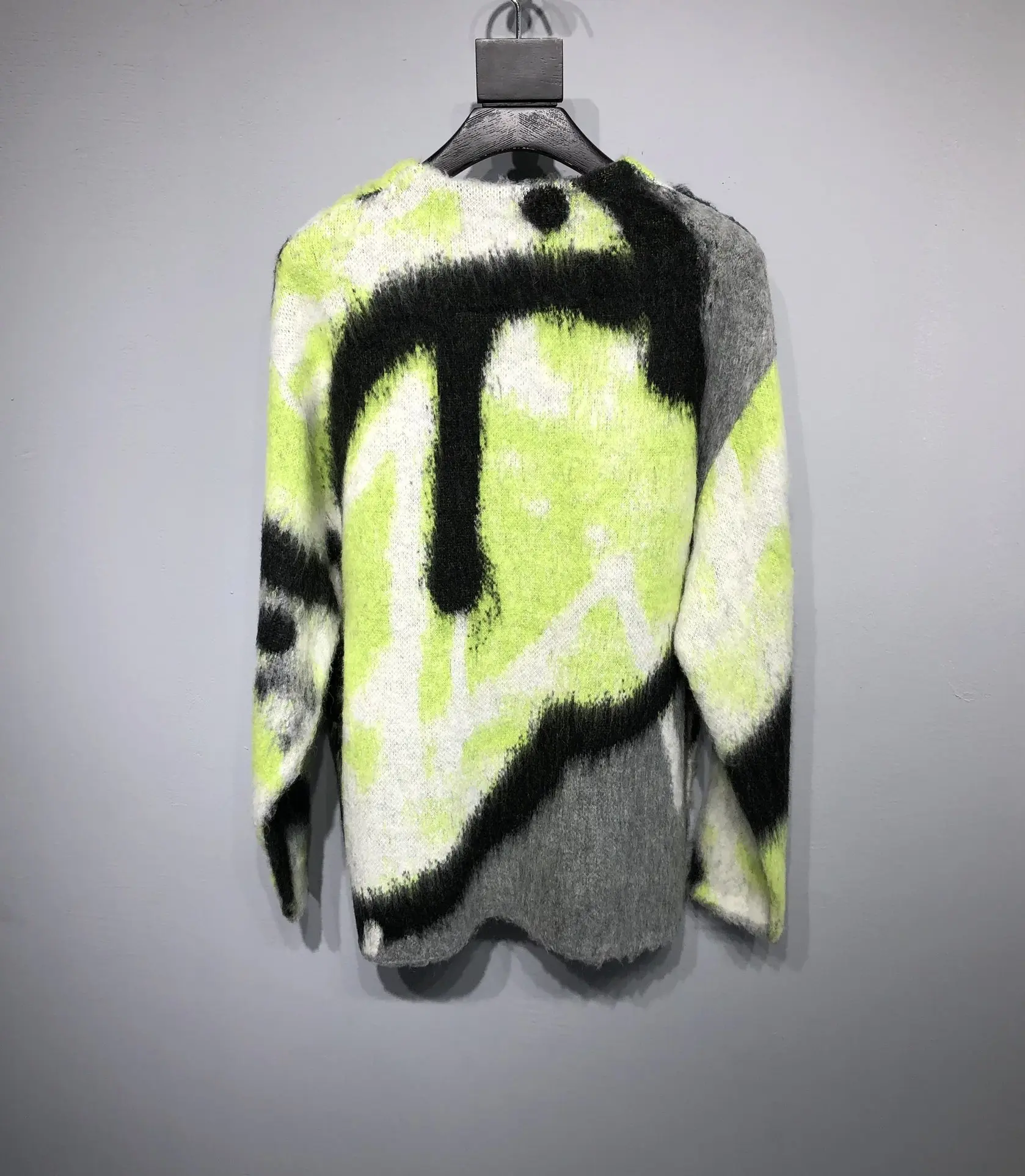 GIVENCHY 2022FW fashion sweater in green