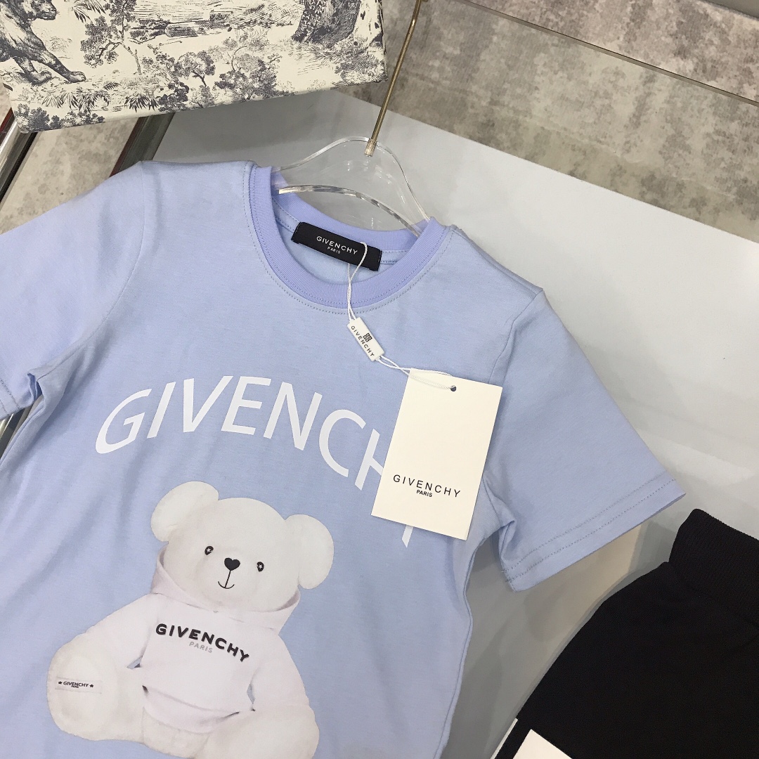 Givenchy 2022 Children T-shirt and Shorts Set