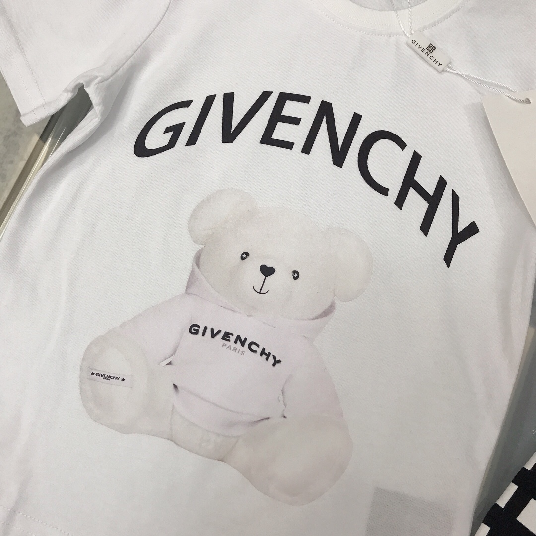 Givenchy 2022 Children T-shirt and Shorts Set