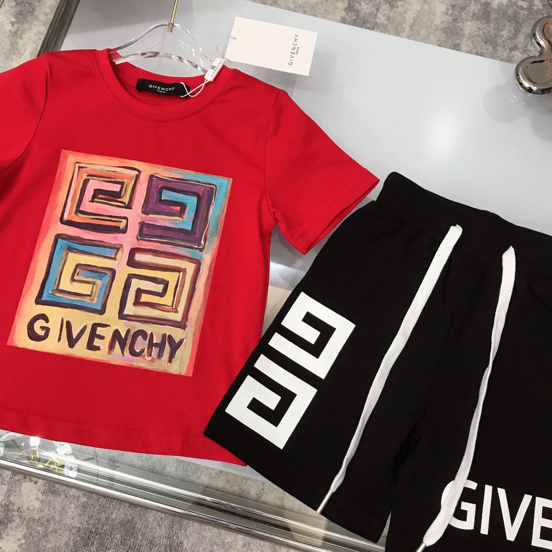 Givenchy 2022 Children T-shirt and Shorts Set