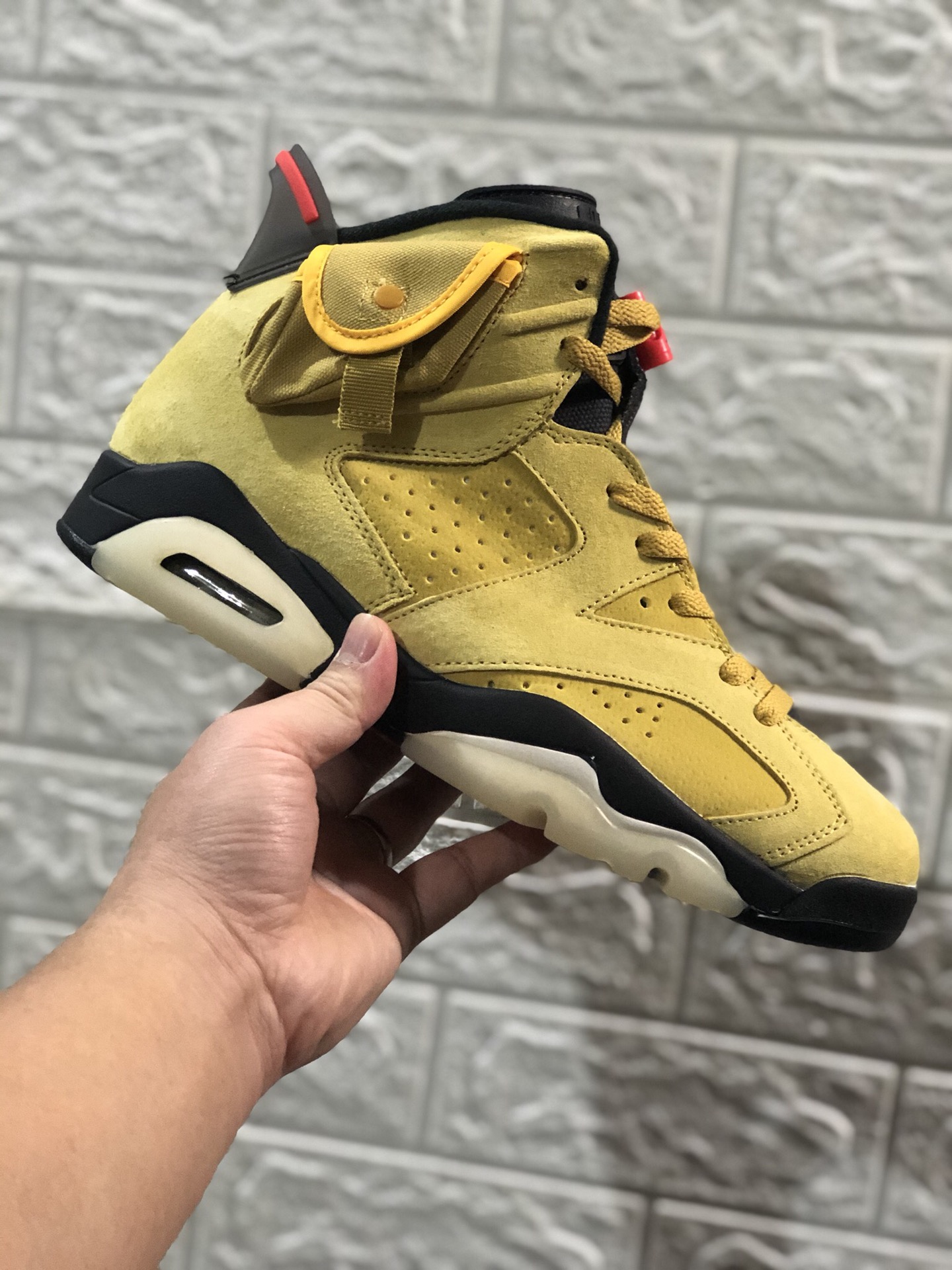 Nike Sneaker Travis Scott x Air Jordan6 in Yellow