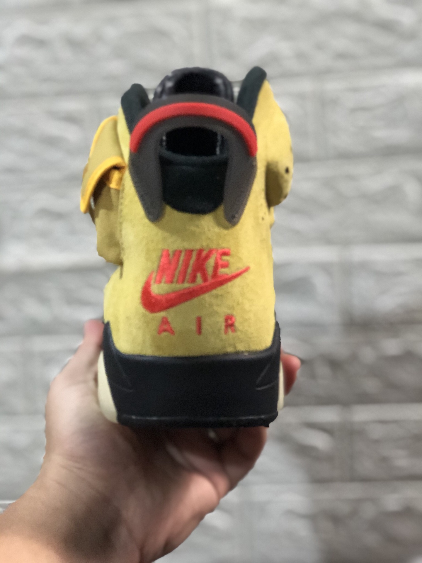 Nike Sneaker Travis Scott x Air Jordan6 in Yellow