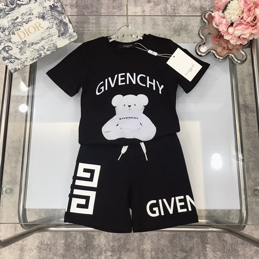 Givenchy 2022 Children T-shirt and Shorts Set