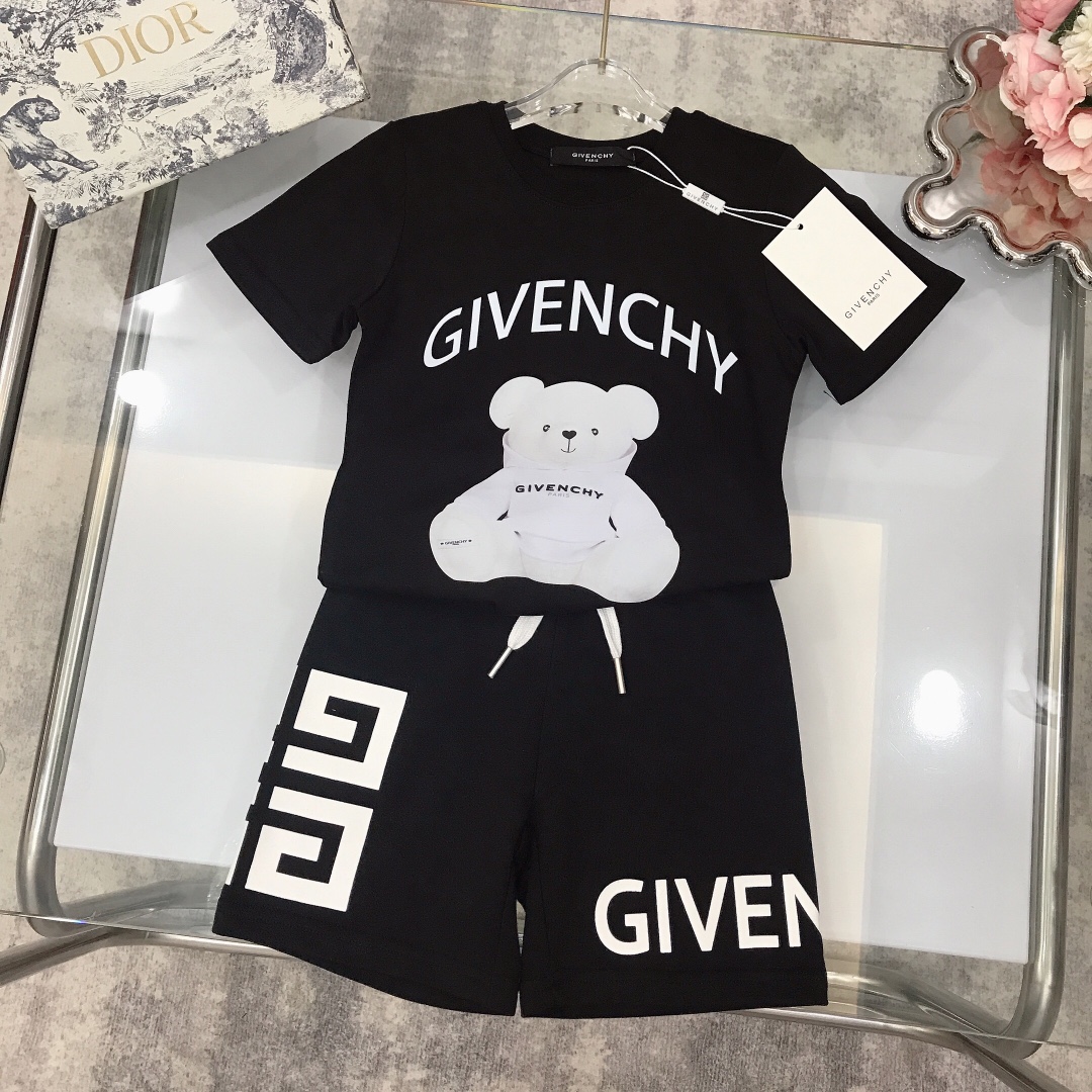 Givenchy 2022 Children T-shirt and Shorts Set