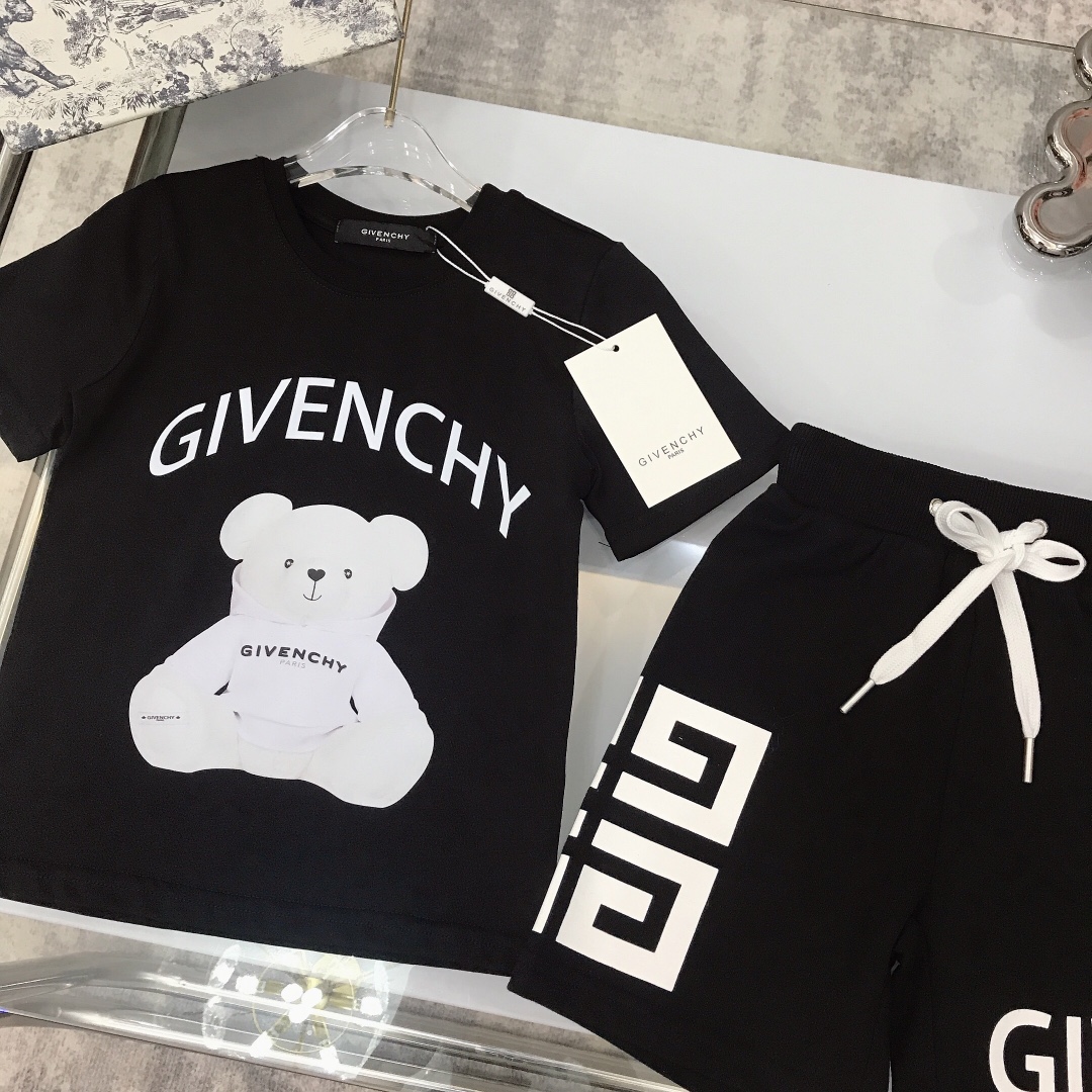 Givenchy 2022 Children T-shirt and Shorts Set